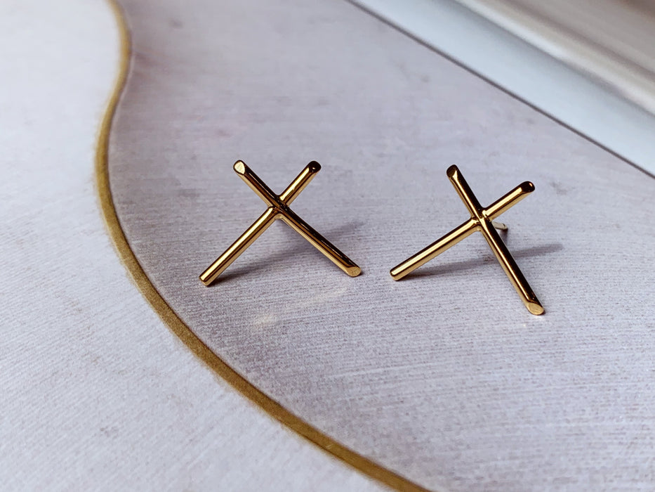 CROSS BAR STUDS
