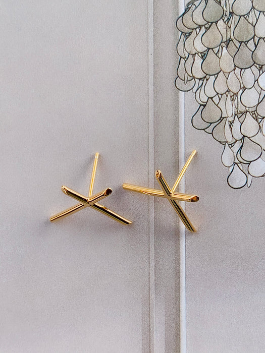 CROSS BAR STUDS