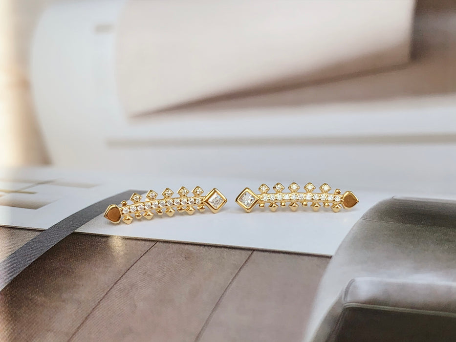 FISHBONE STUDS